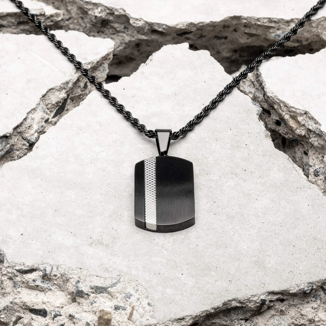 Tide Black Minimalist Necklace Kaia