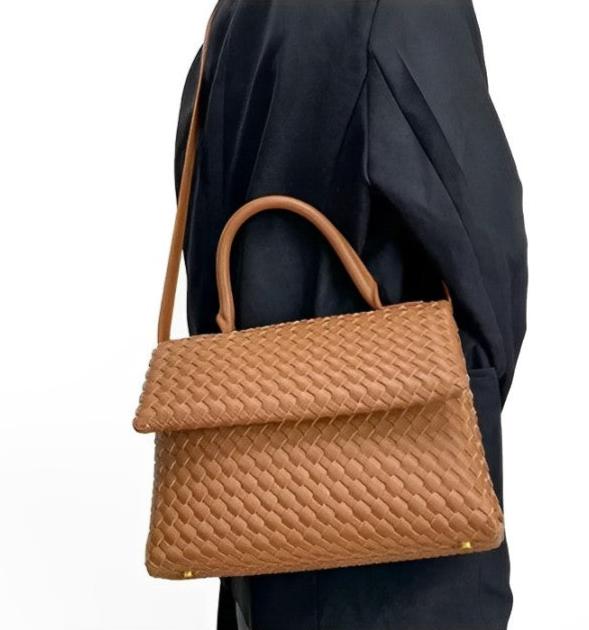 Débora Woven Leather Bag