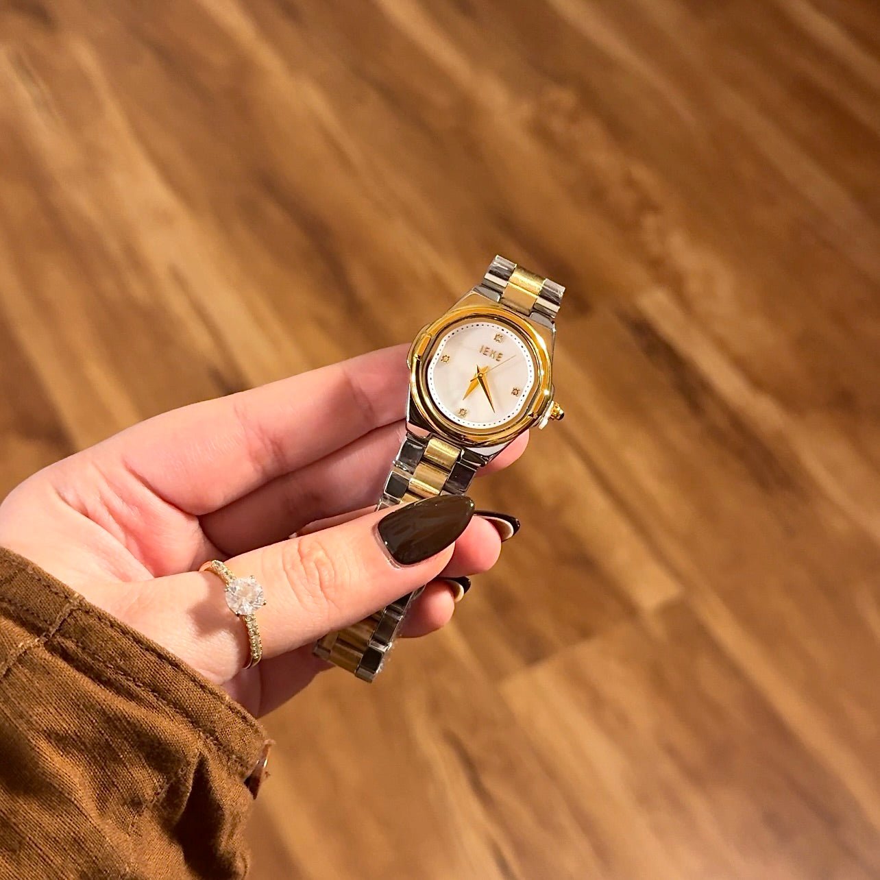 Ravivonne Reloj