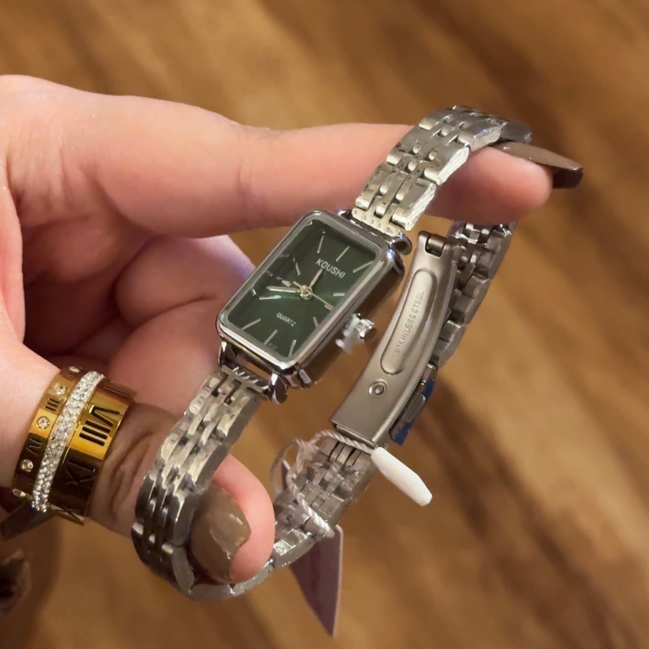 Velmora Verde Reloj