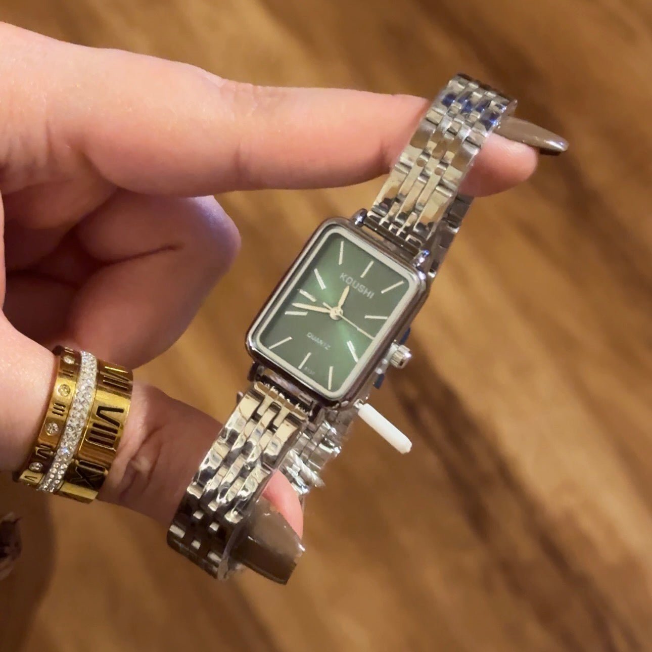 Velmora Verde Reloj
