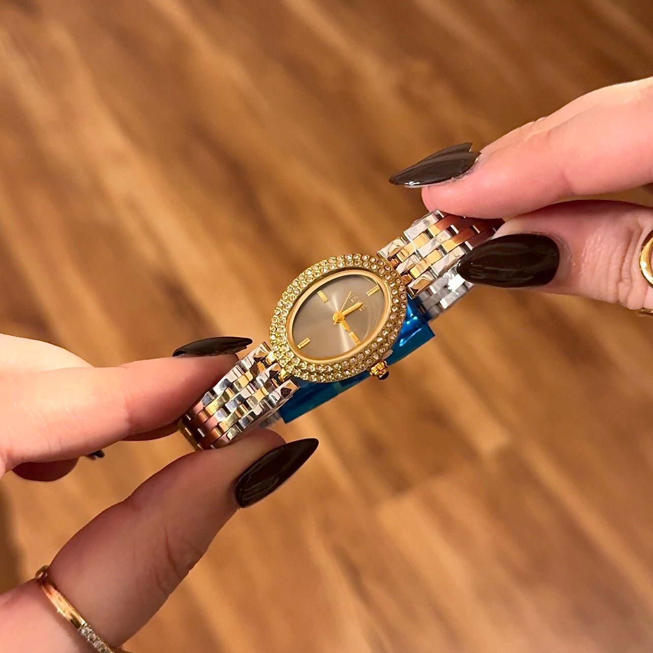 Évaris Reloj