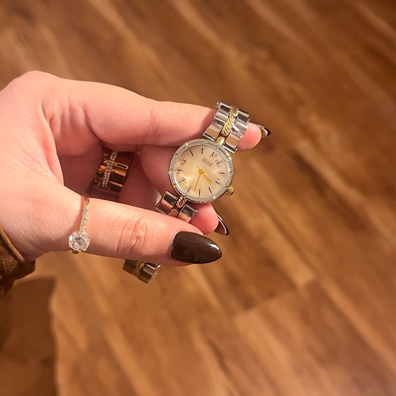 Liora Reloj